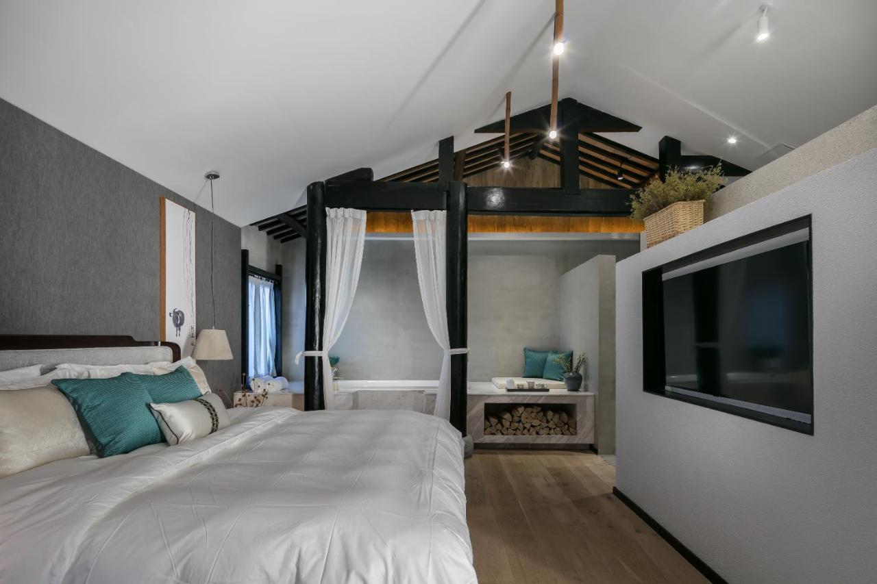 Lijiangl Hotel Liman Shenmiji Inn Lijiang  Dış mekan fotoğraf