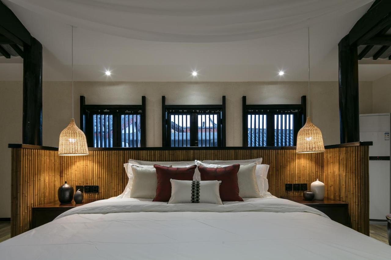 Lijiangl Hotel Liman Shenmiji Inn Lijiang  Dış mekan fotoğraf