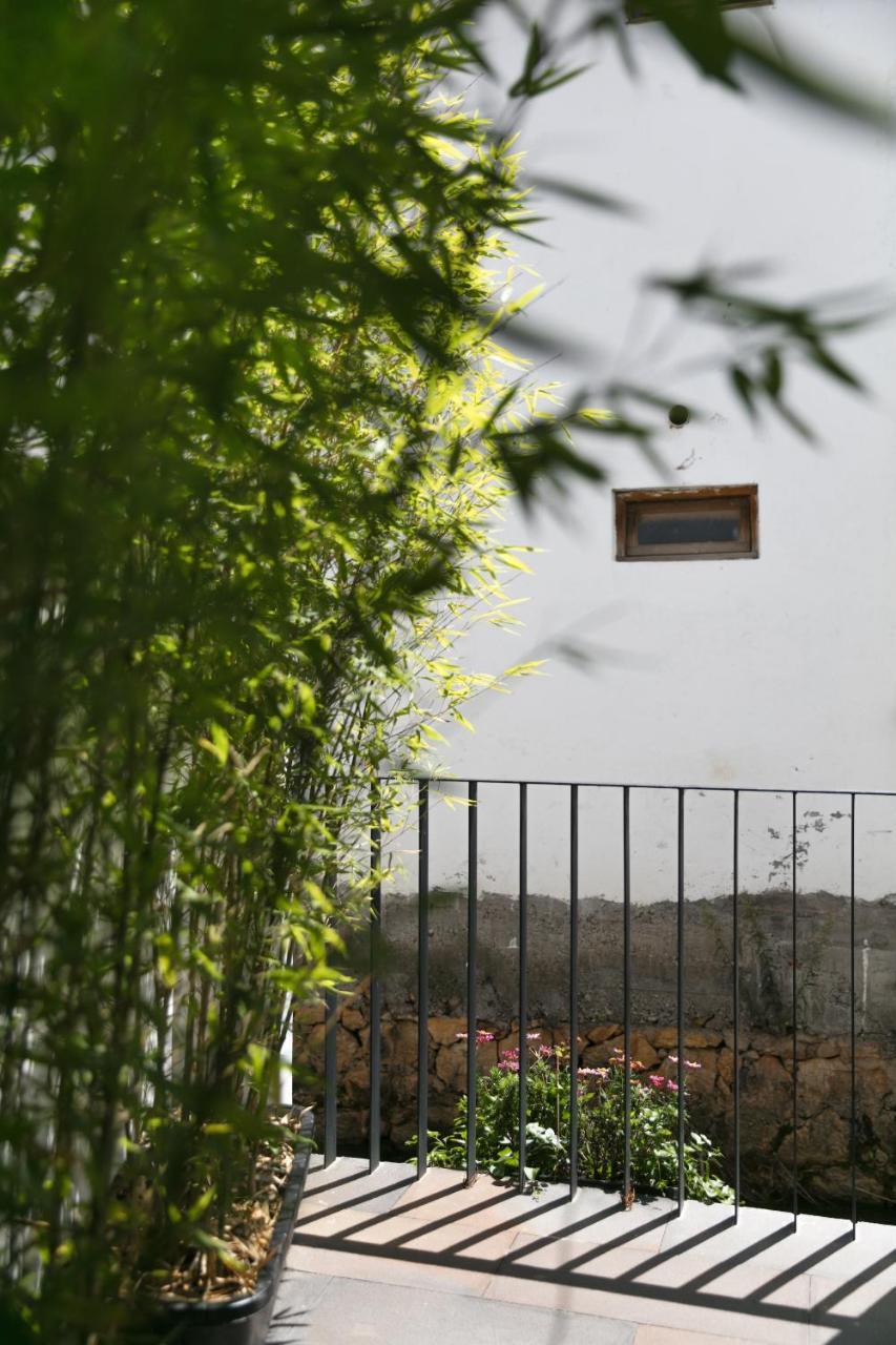 Lijiangl Hotel Liman Shenmiji Inn Lijiang  Dış mekan fotoğraf